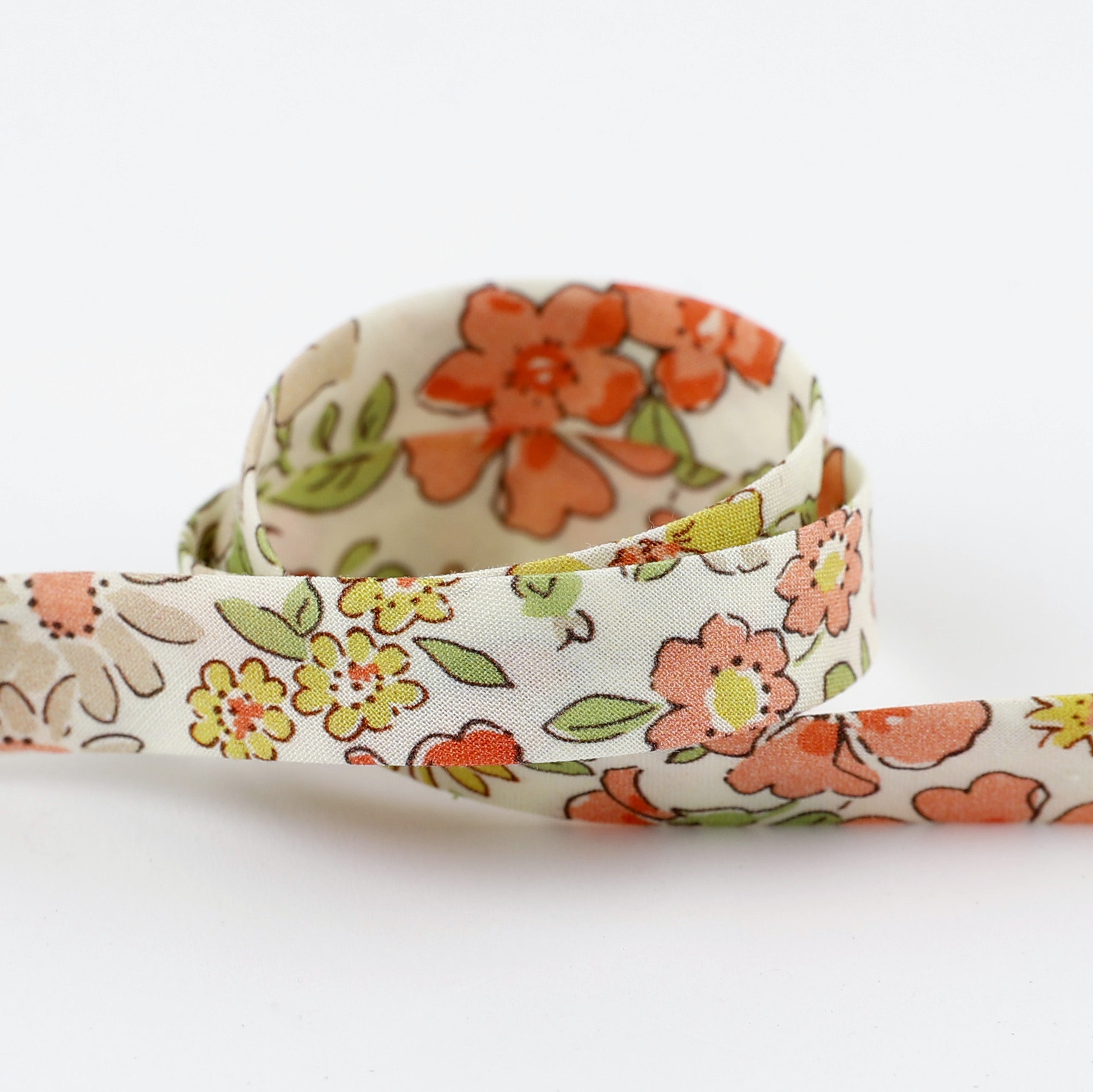 Annabella_Bias_Binding_Close.jpg