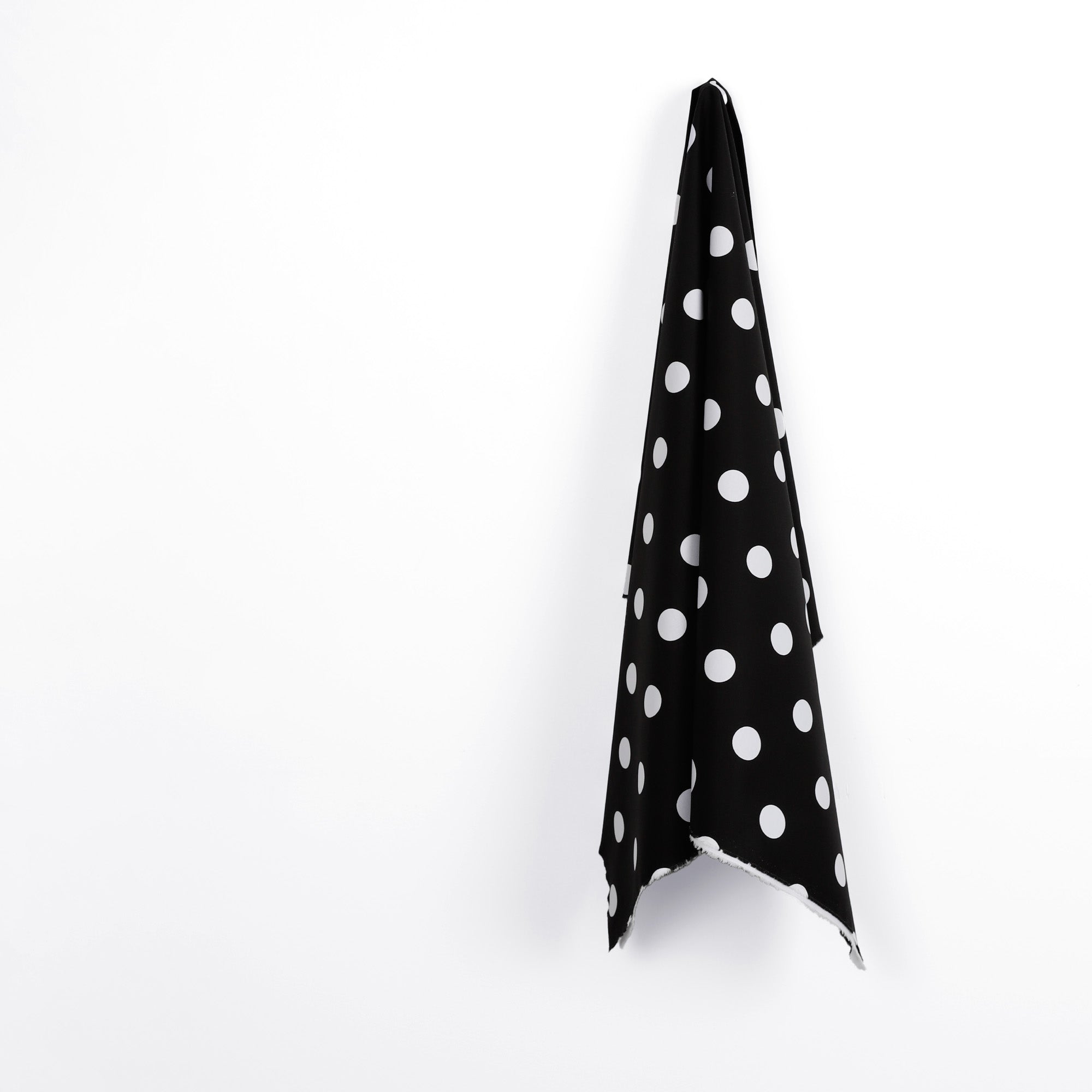 Black-White_Polka_Dot_Cotton_Hang.jpg