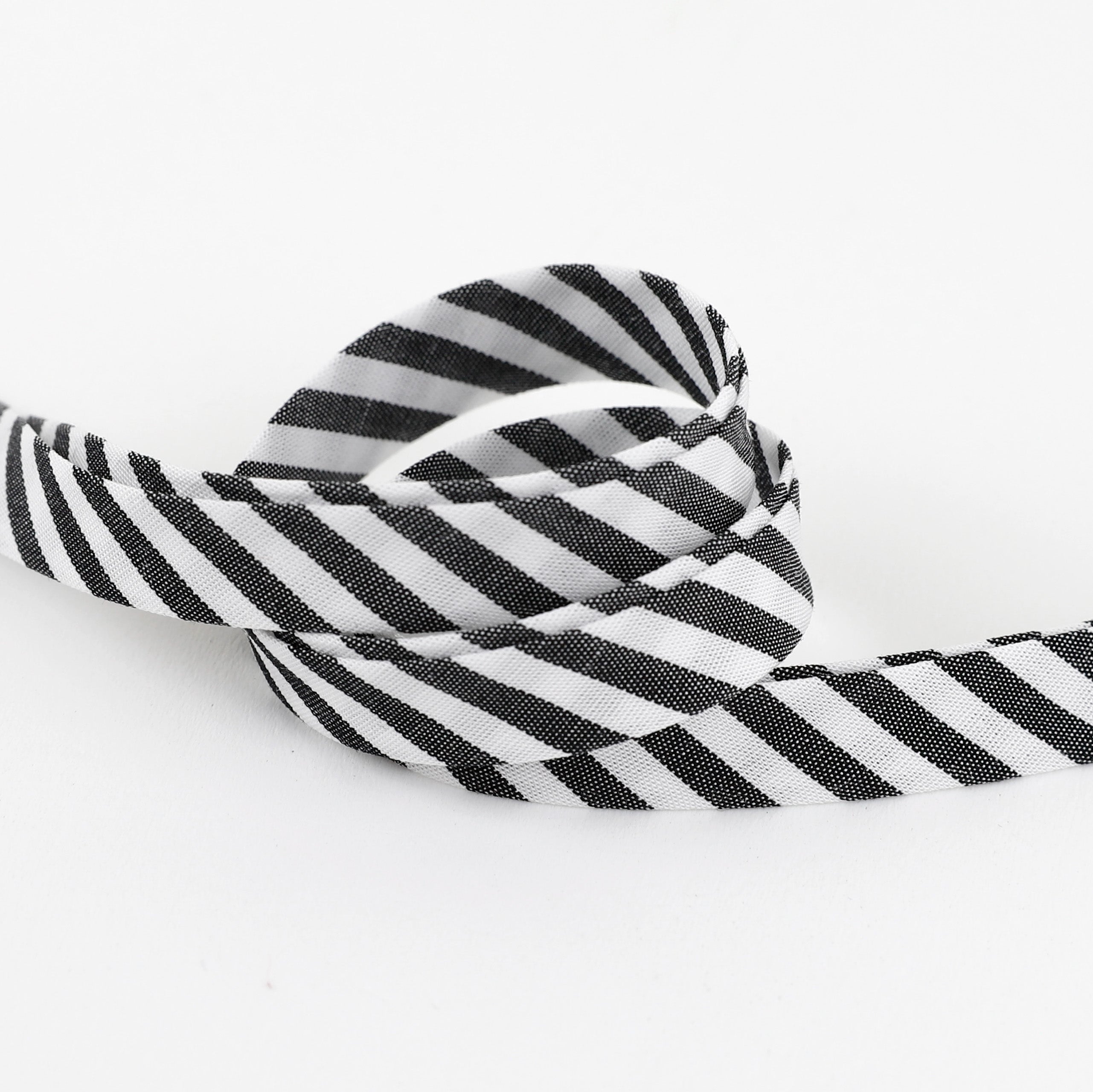 Black_x3a_White_Stripe-Canary_Bias_Binding_Close.jpg