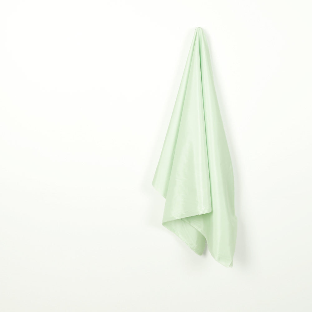 Chrisp_Poly_Lining-Cool_Pistachio_Ice-Hang.jpg