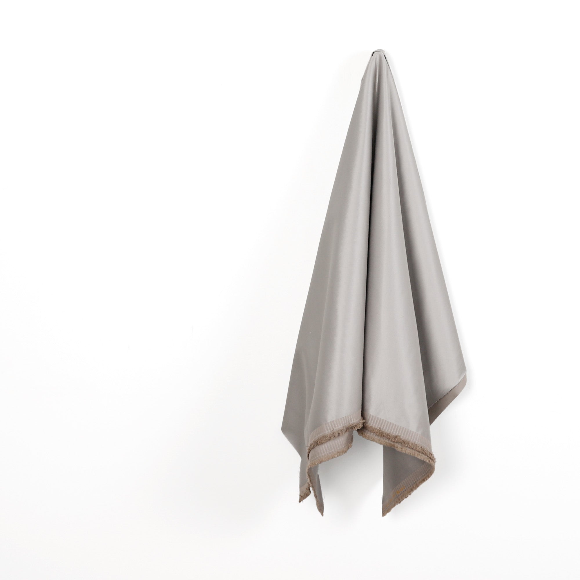 Shiny_Cotton_Silver-Hang.jpg