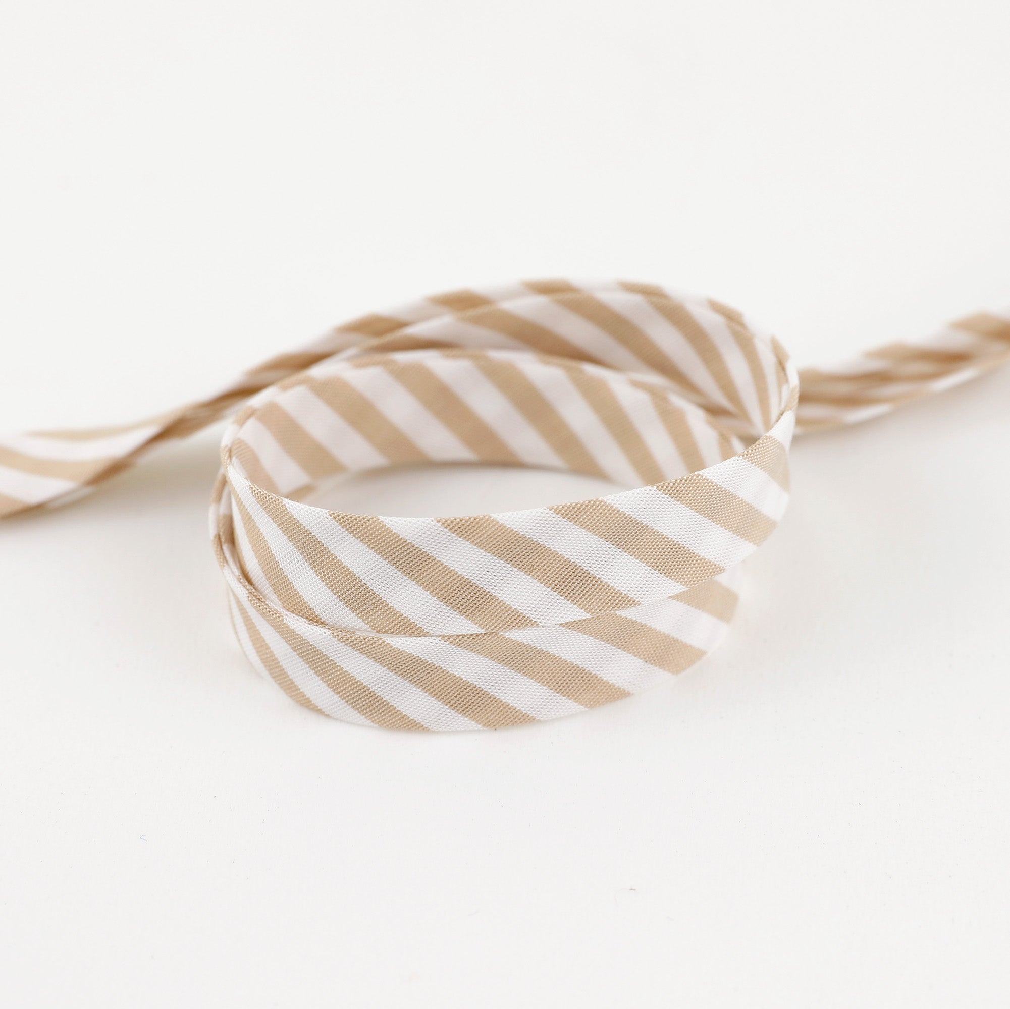 Beige_Stripe_Bias_Binding_Close.jpg