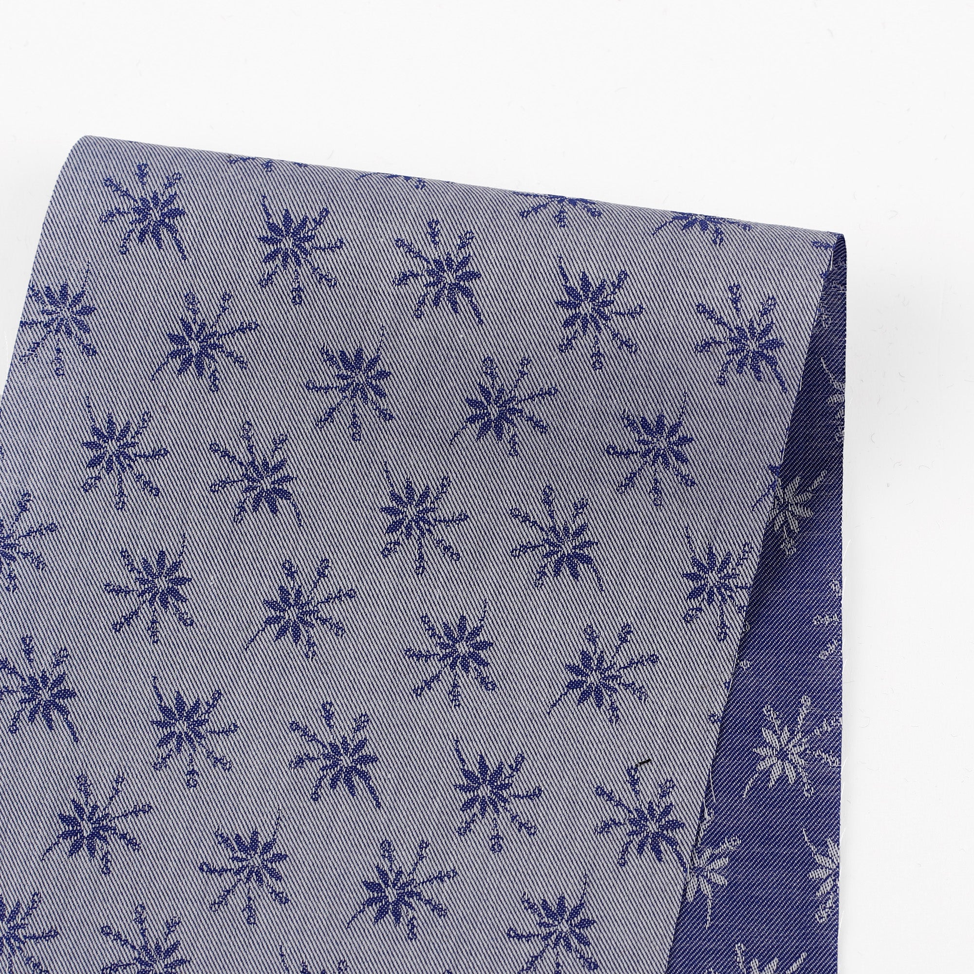 Double_Faced_Floral_Cotton_Blue_x3a_Silver_Swatch.jpg