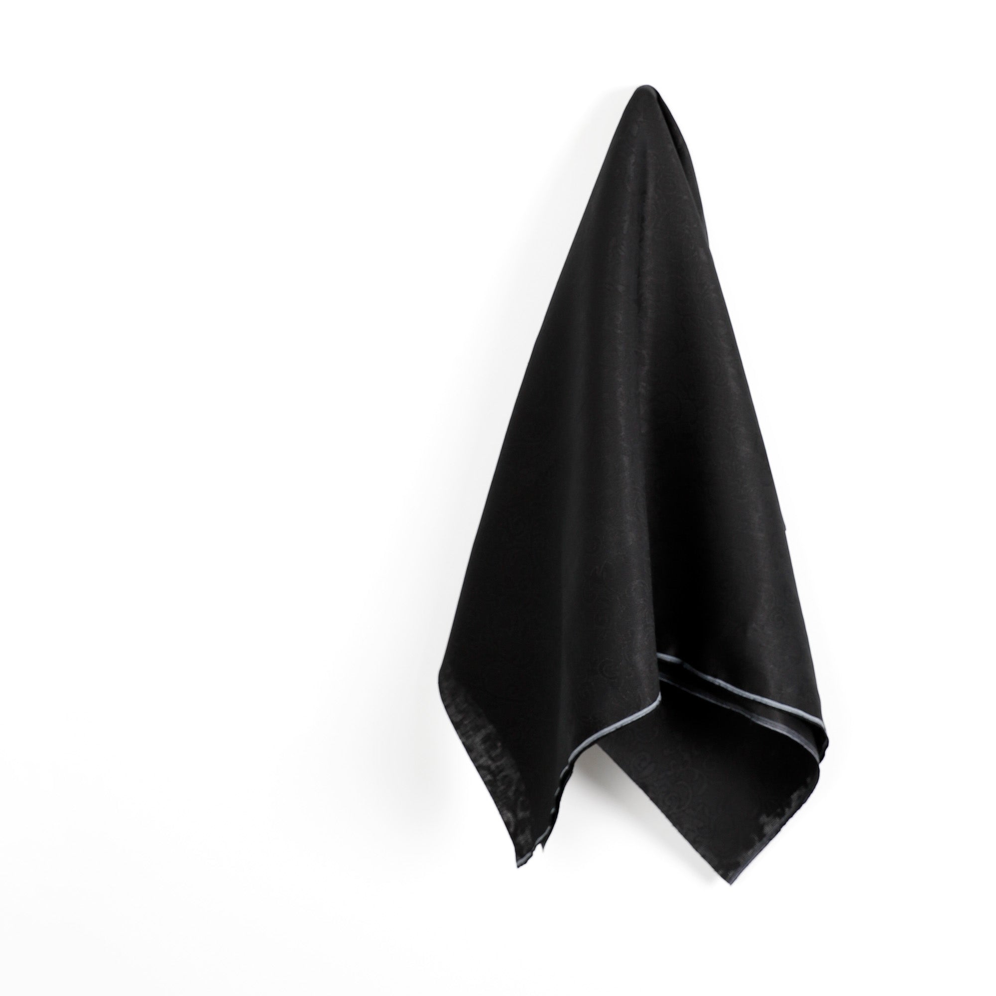 Filigree_Jaquard_Linen_Black_Hang.jpg