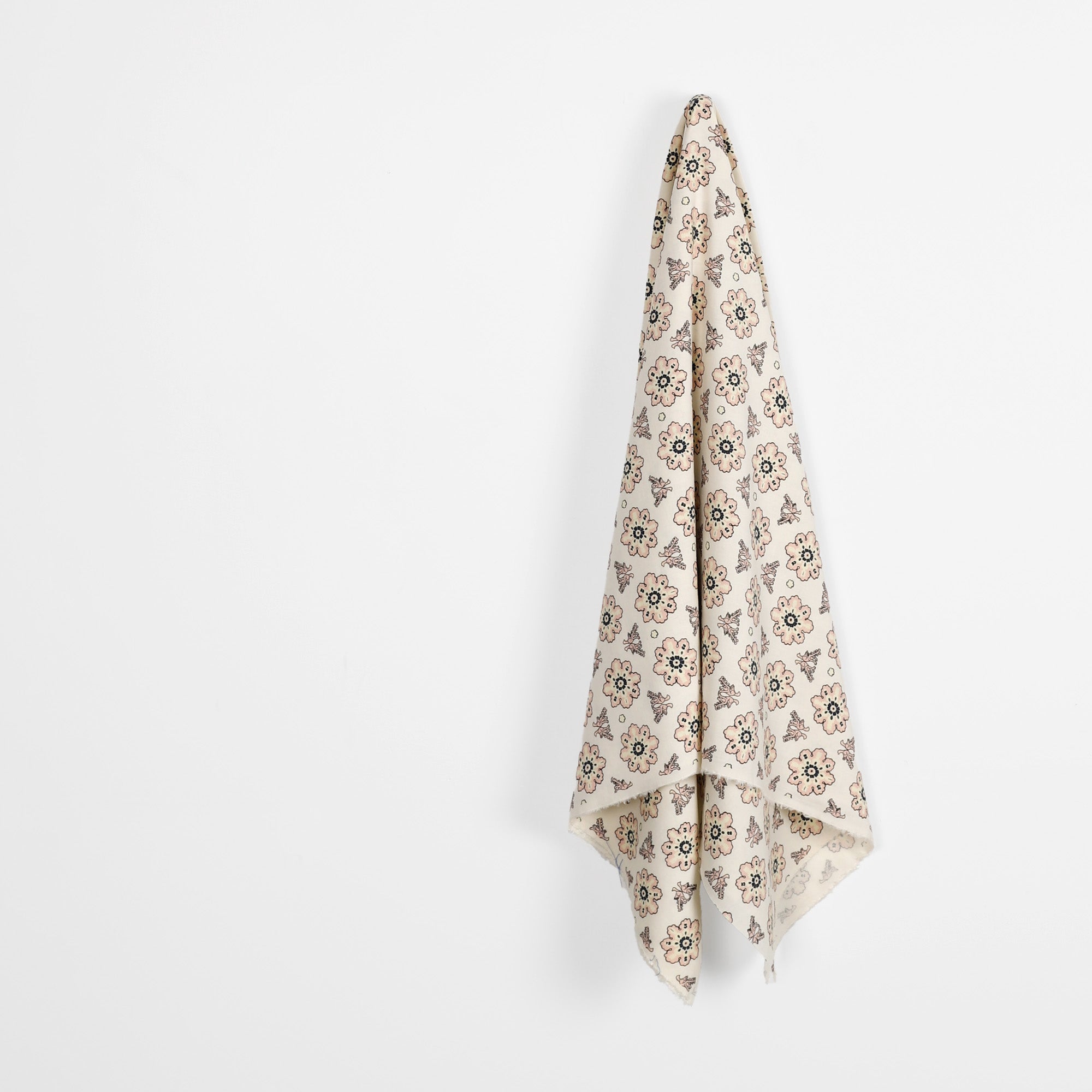 Floral_Motif_Lin_x3a_Silk-Cream_x3a_PinkHang.jpg