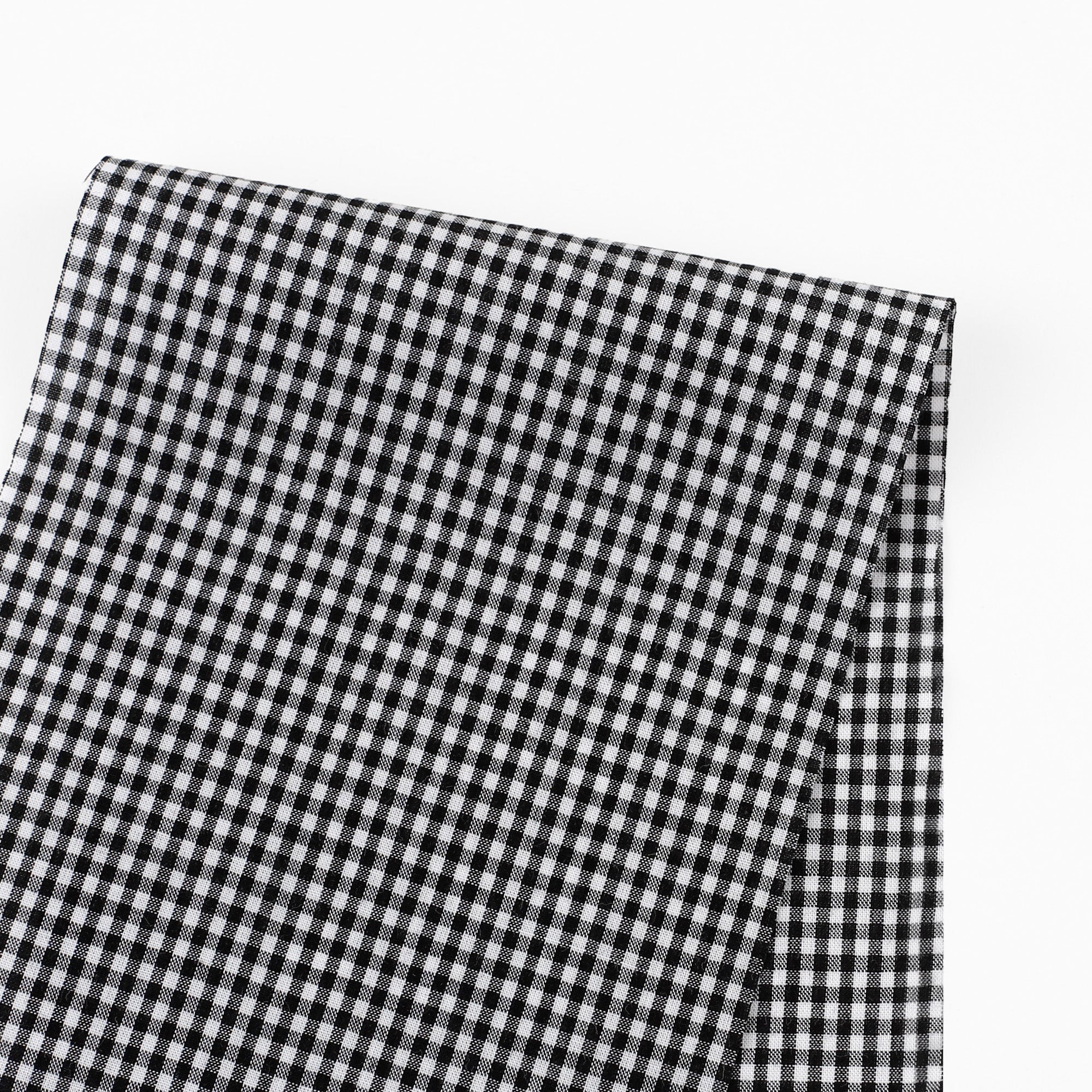Lightweight_Gingham_Cotton_Black_x3a_White_Swatch.jpg