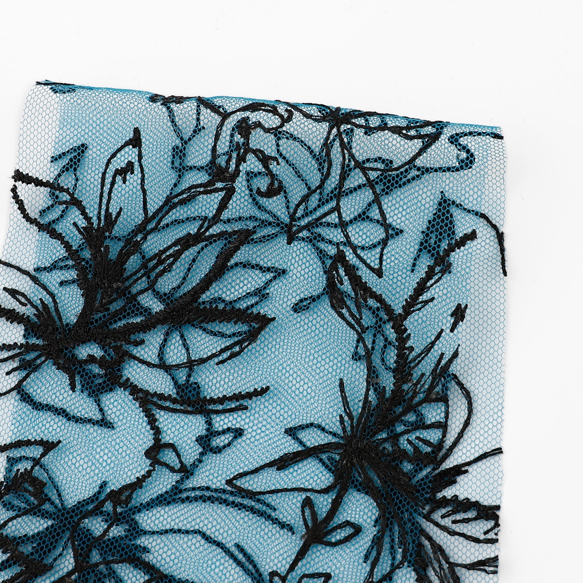 embrydred_Vines-Mesh_Seafoam-Swatch.jpg